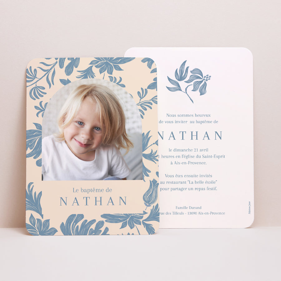 Faire-part Baptême Portrait, bords arrondis Fleurs crayonnées bleues photo