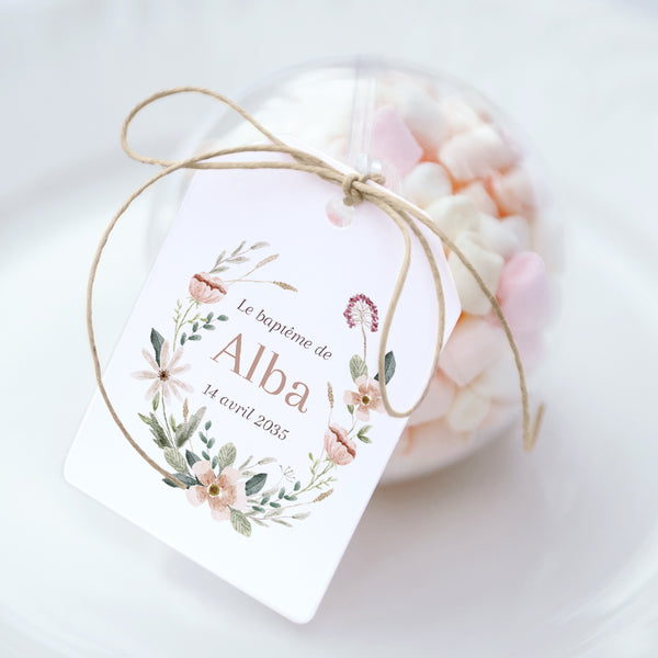 Boîte à dragées Baptême boule avec étiquette fanion Couronne de fleurs photo