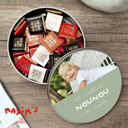 Boite métallique ronde, garnie de chocolats Meilleure nounou du monde photo N° 1