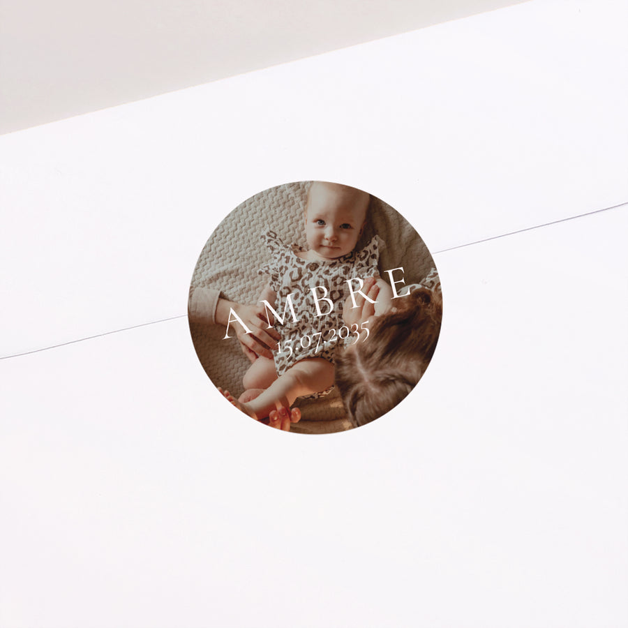Sticker Naissance Rond Portrait de naissance photo