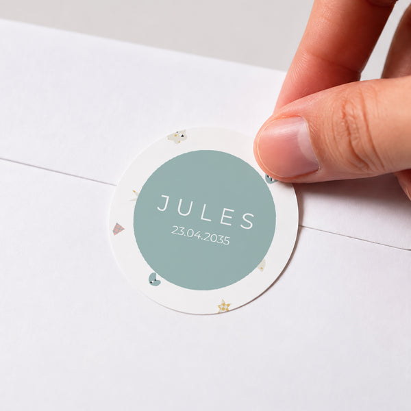 Sticker Naissance Rond Créatures d’Amour photo