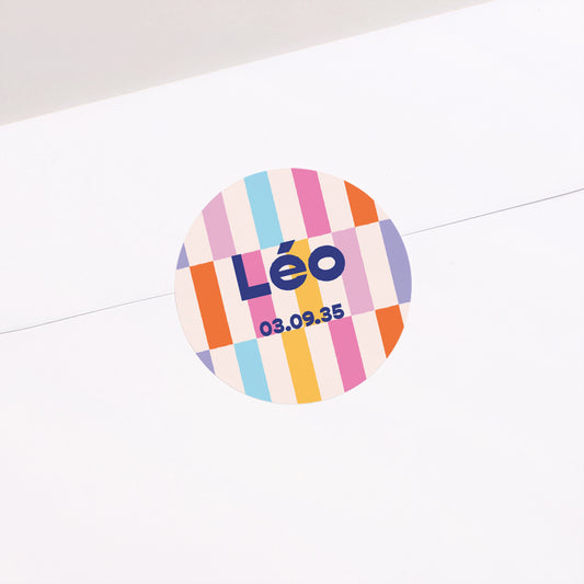 Sticker Naissance Rond Un Monde en Couleurs photo