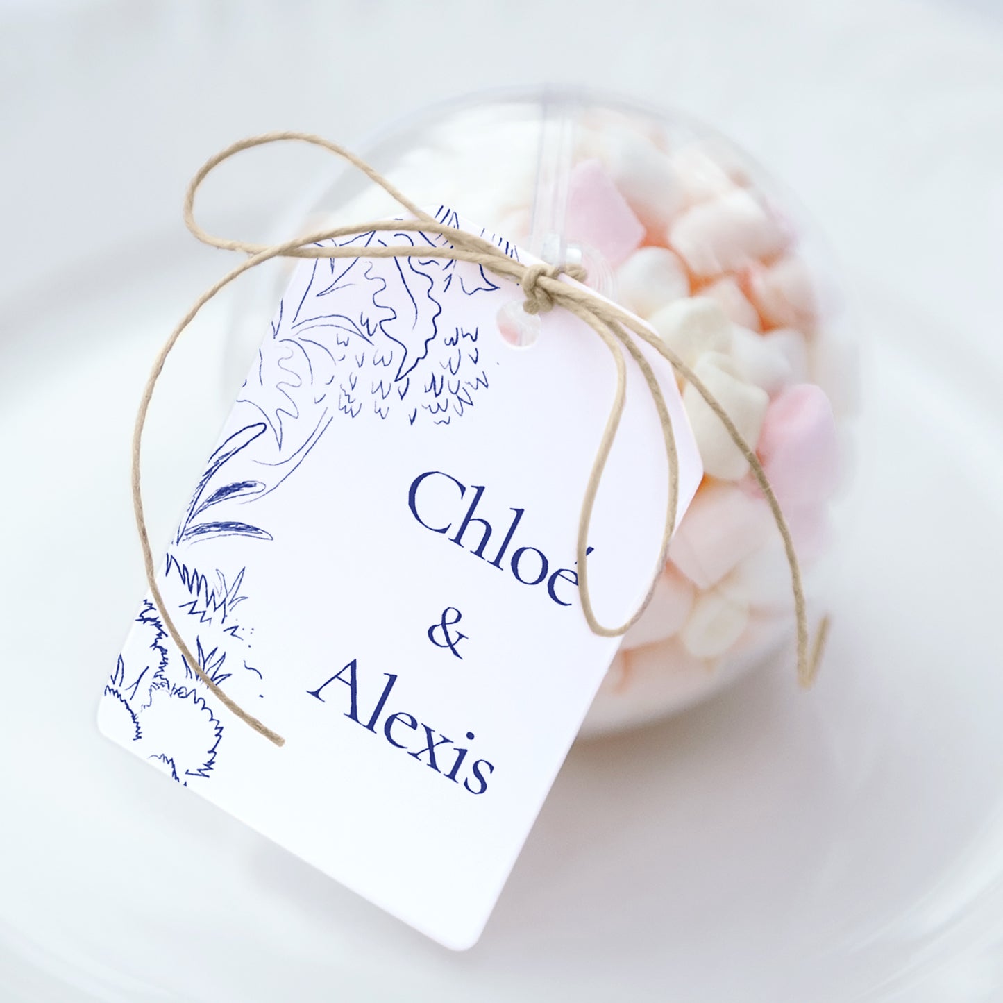 Boîte à dragées Mariage boule avec étiquette fanion Clairière d'Amour photo N° 1