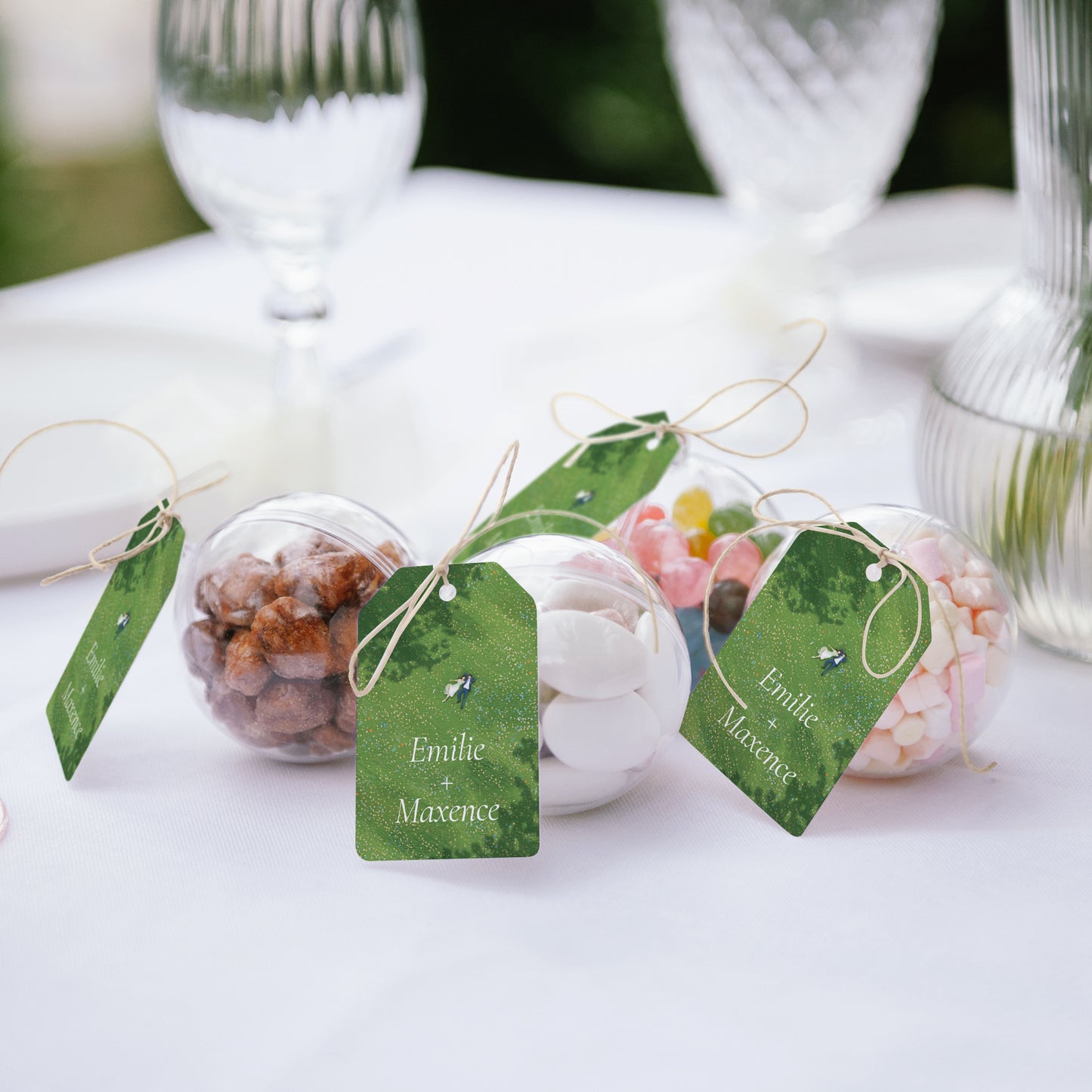 Boîte à dragées Mariage boule avec étiquette fanion Pause amoureuse photo N° 2