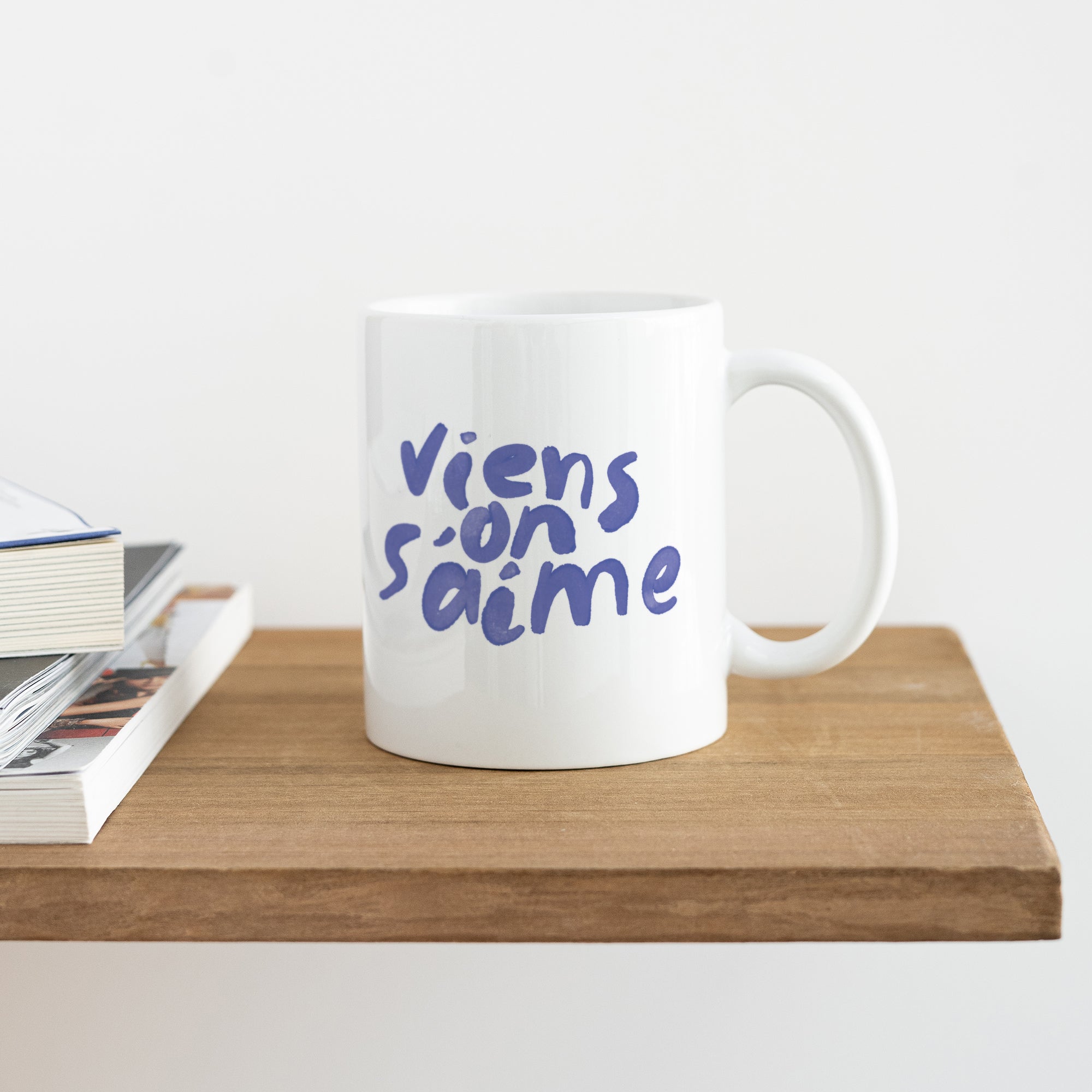 Mug Blanc Viens on s'aime ! photo N° 4