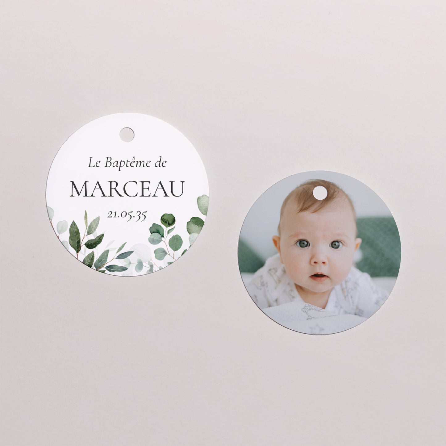 Boîte à dragées Baptême boule avec étiquette ronde La Couronne Sacrée photo N° 3