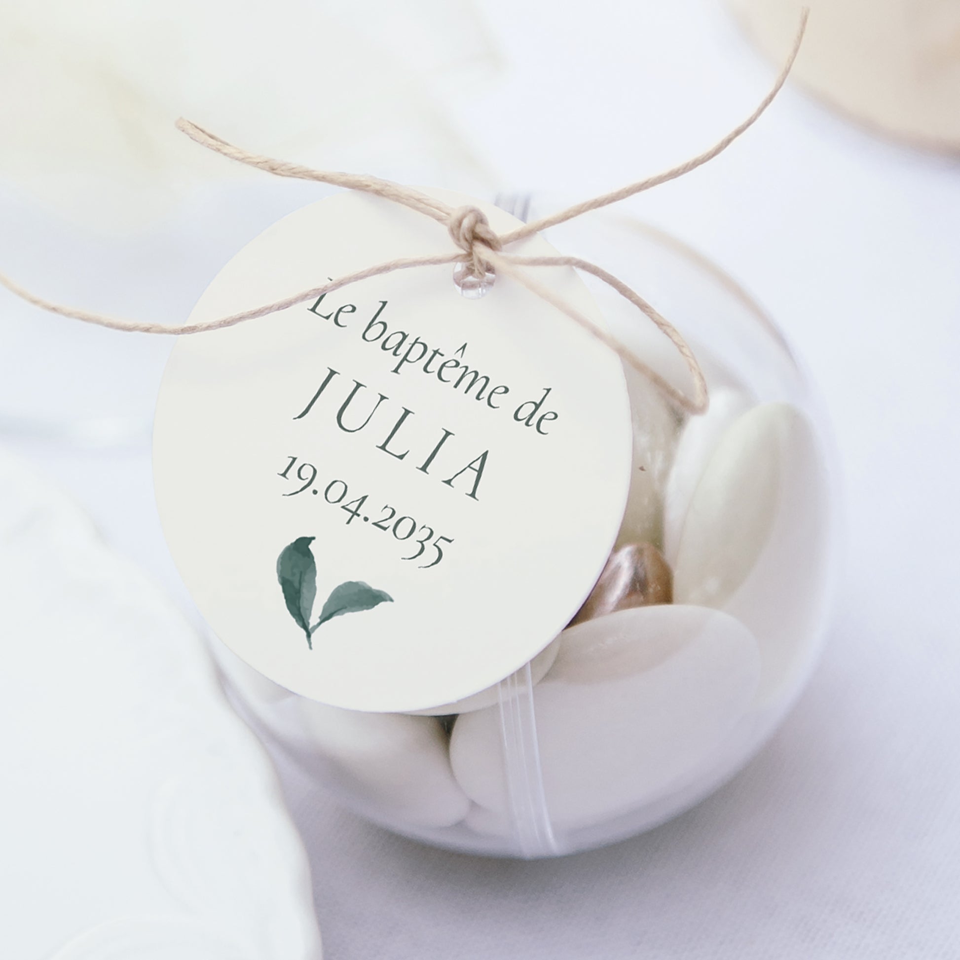 Boîte à dragées Baptême boule avec étiquette ronde Une Couronne de Douceur photo N° 1