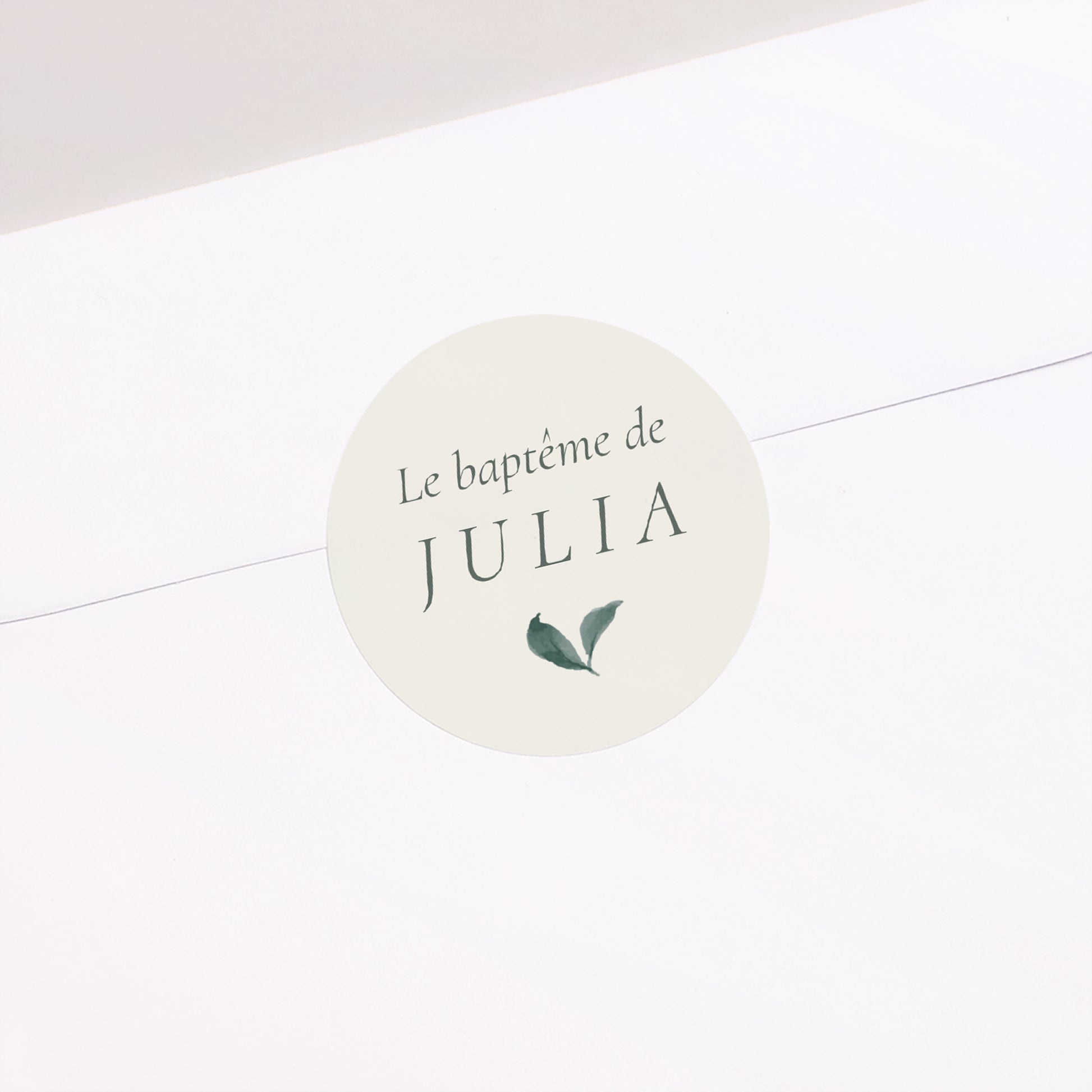 Sticker Baptême Rond Une Couronne de Douceur photo N° 1