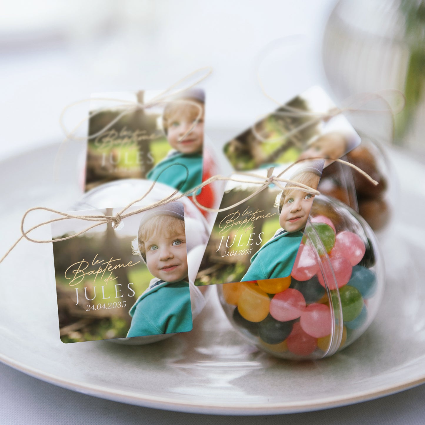 Boîte à dragées Baptême boule avec étiquette carrée Un Moment Précieux photo N° 2