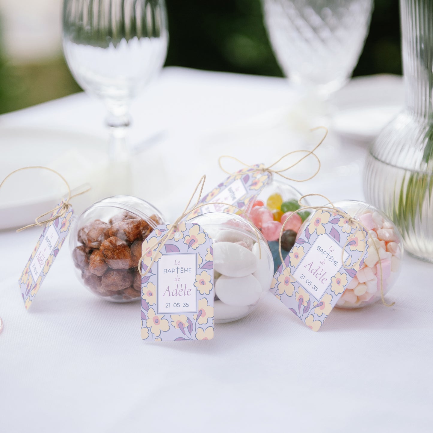 Boîte à dragées Baptême boule avec étiquette fanion Douce Floraison photo N° 2
