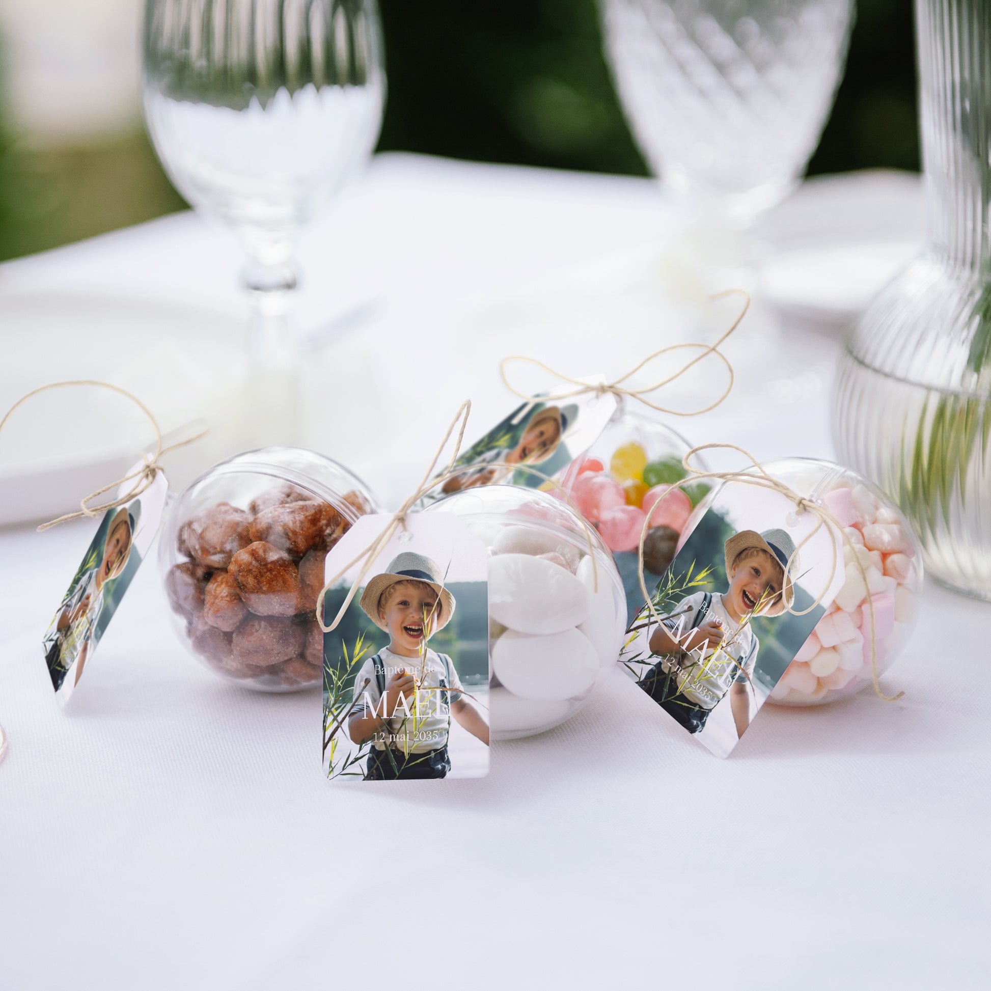 Boîte à dragées Baptême boule avec étiquette fanion Instant Sacré photo N° 2