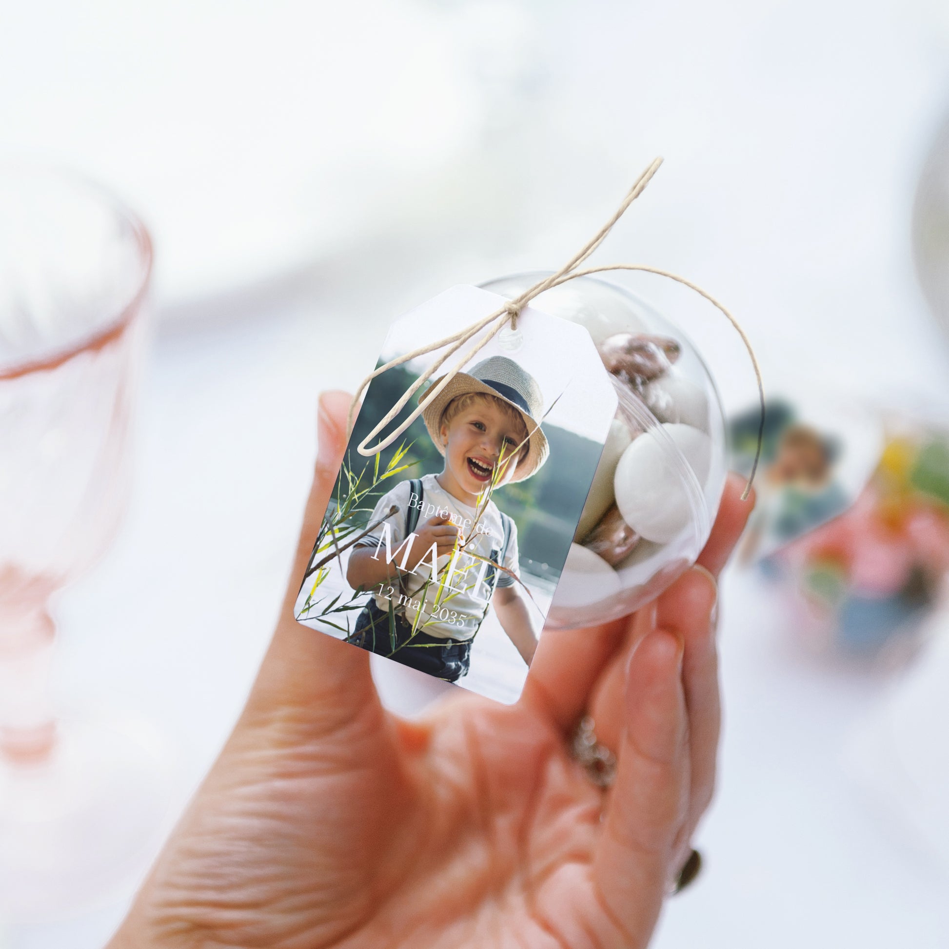 Boîte à dragées Baptême boule avec étiquette fanion Instant Sacré photo N° 3