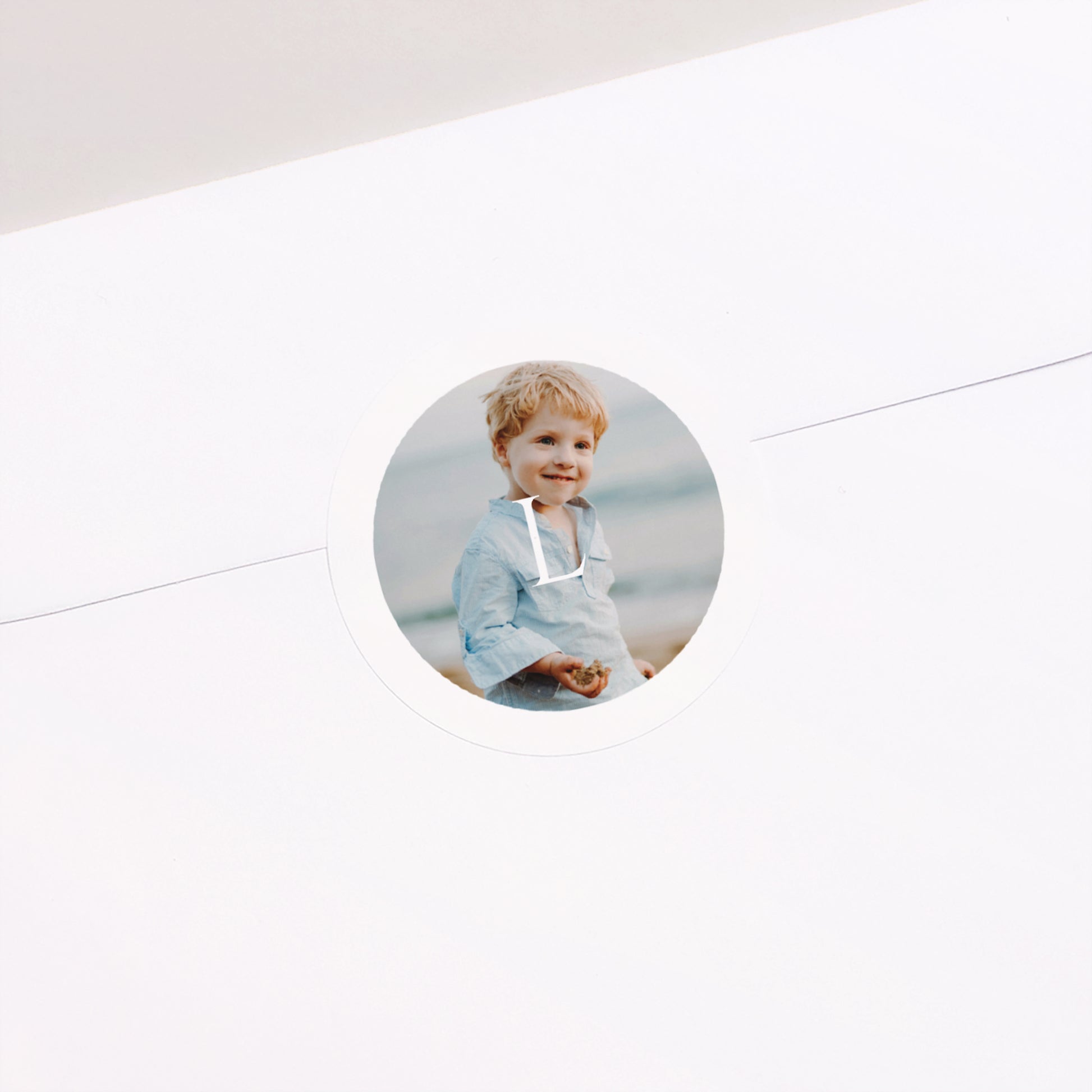 Sticker Baptême Rond Moments de Tendresse et de Foi photo N° 1