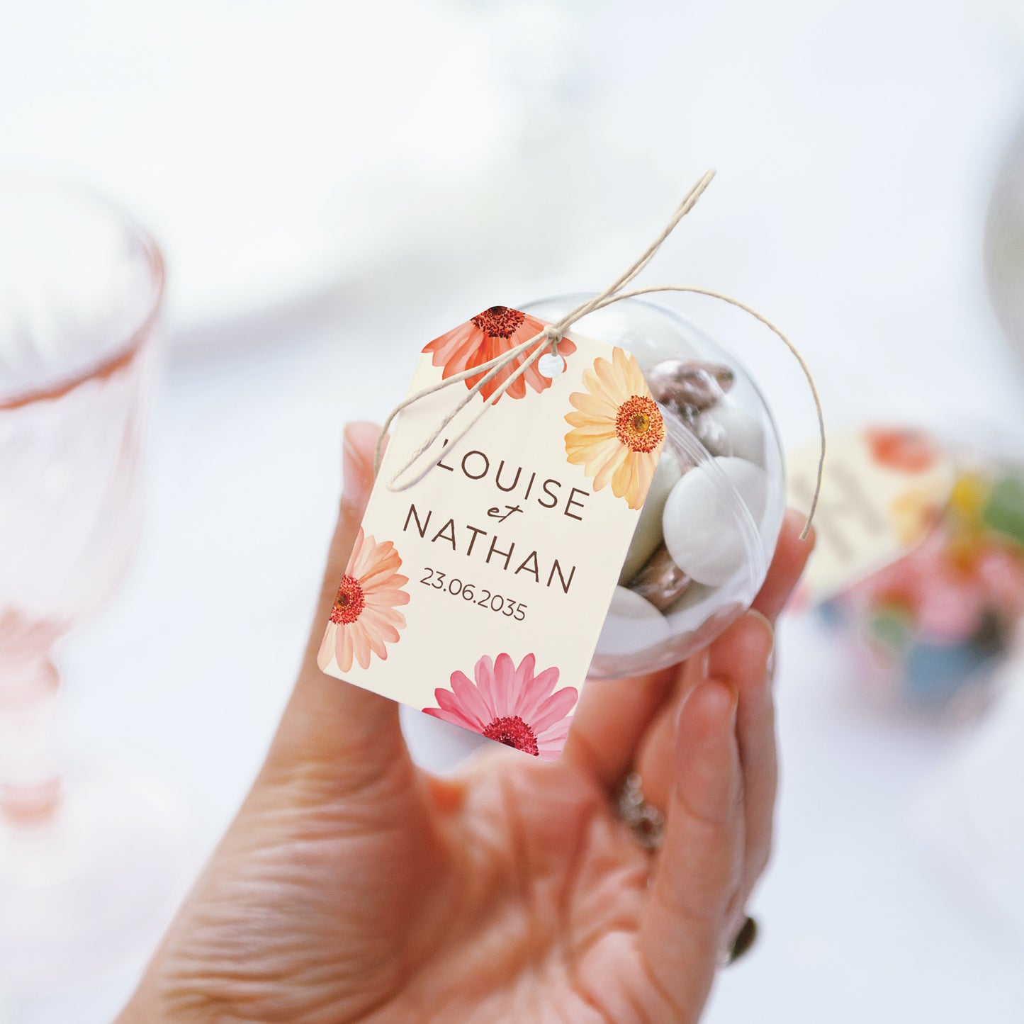 Boîte à dragées Mariage boule avec étiquette fanion Éclats de Fleurs photo N° 3