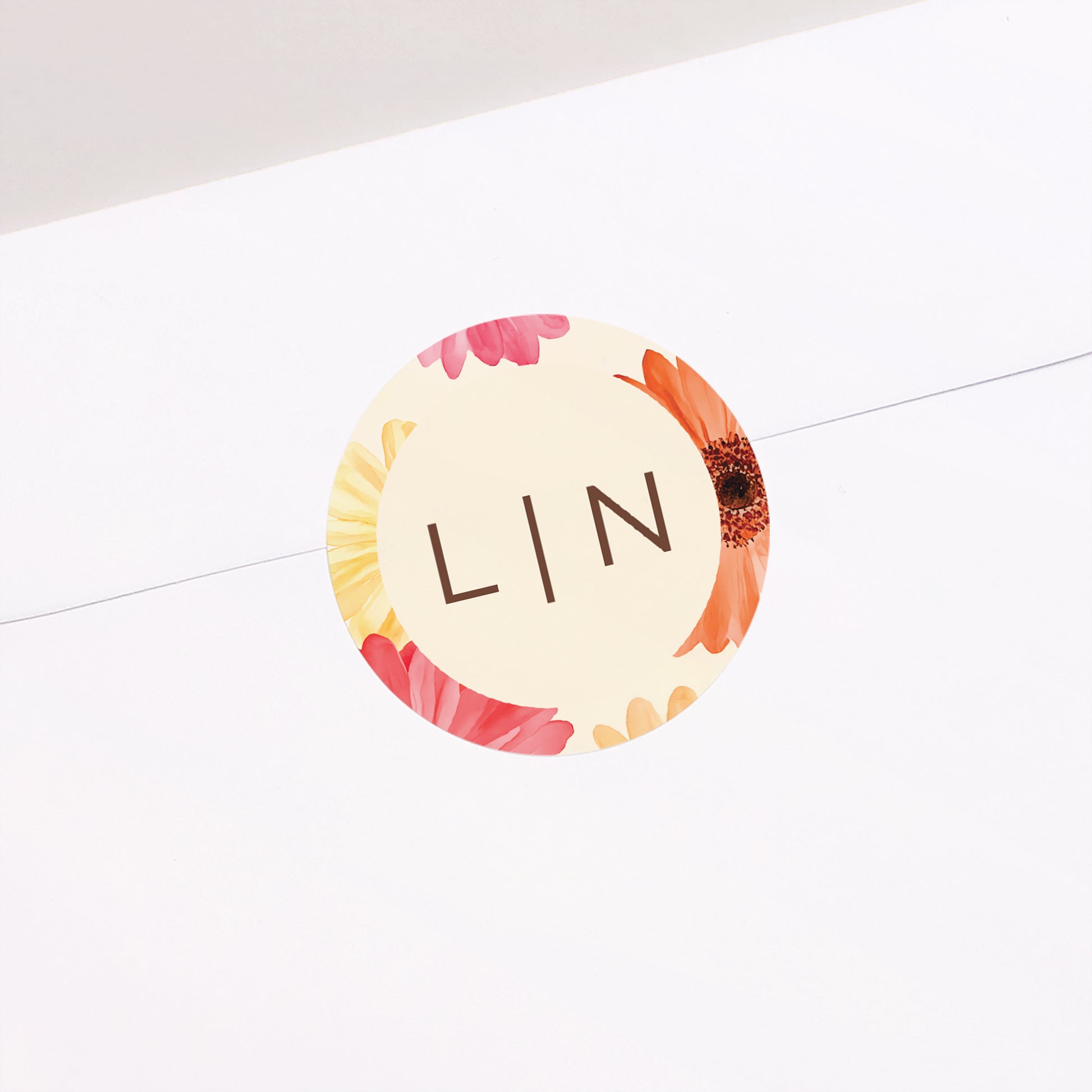 Sticker Mariage Rond Éclats de Fleurs photo N° 1