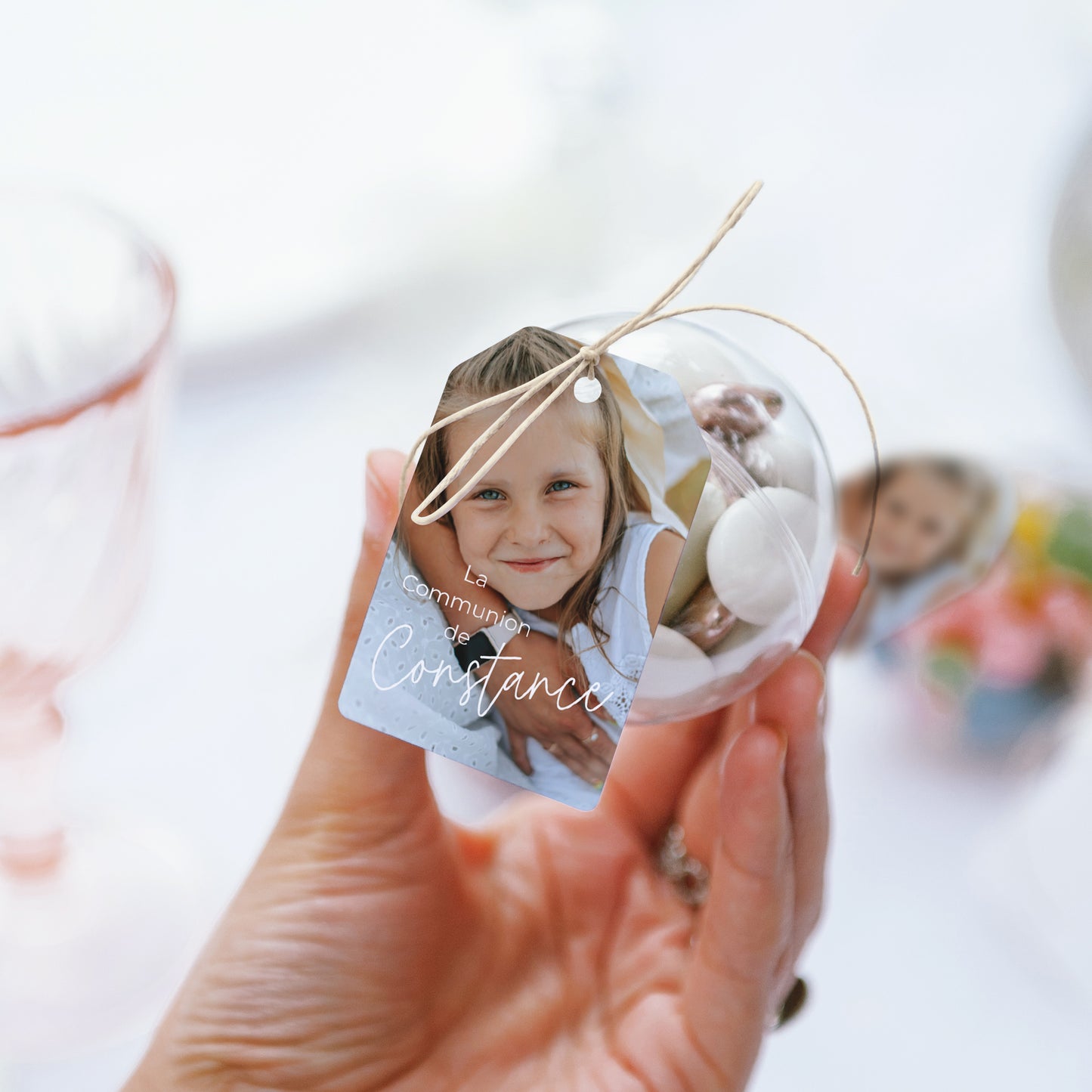 Boîte à dragées Communion boule avec étiquette fanion La Mélodie du Cœur photo N° 3