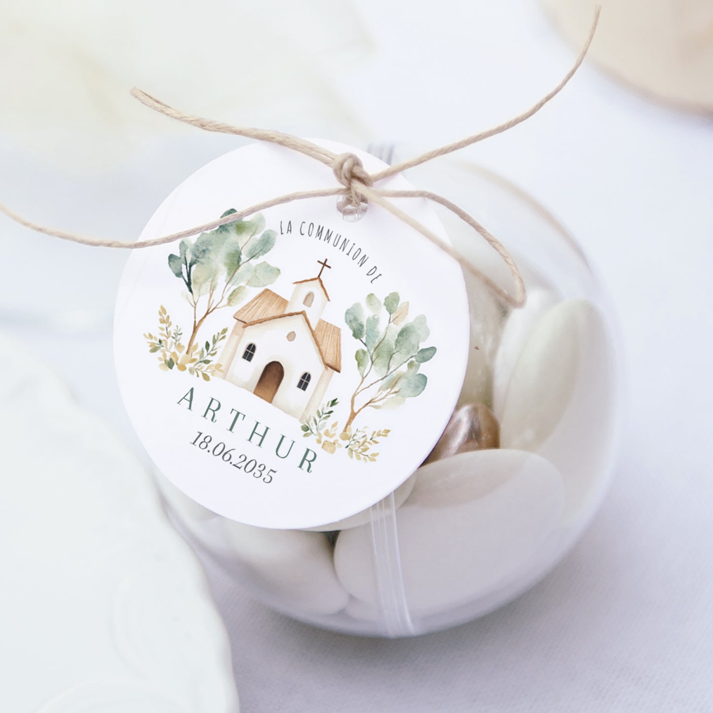 Boîte à dragées Communion boule avec étiquette ronde La Maison de Lumière photo N° 1