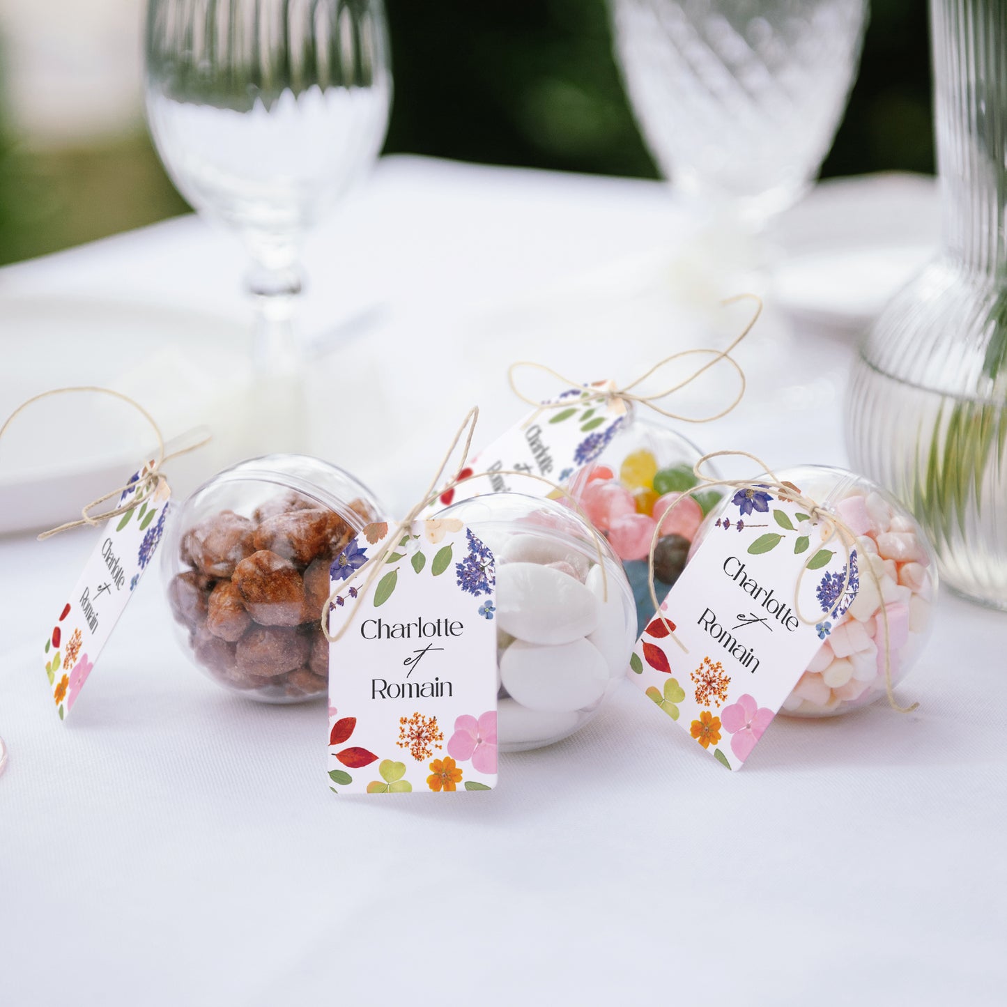 Boîte à dragées Mariage boule avec étiquette fanion Herbier d’Amour photo N° 2