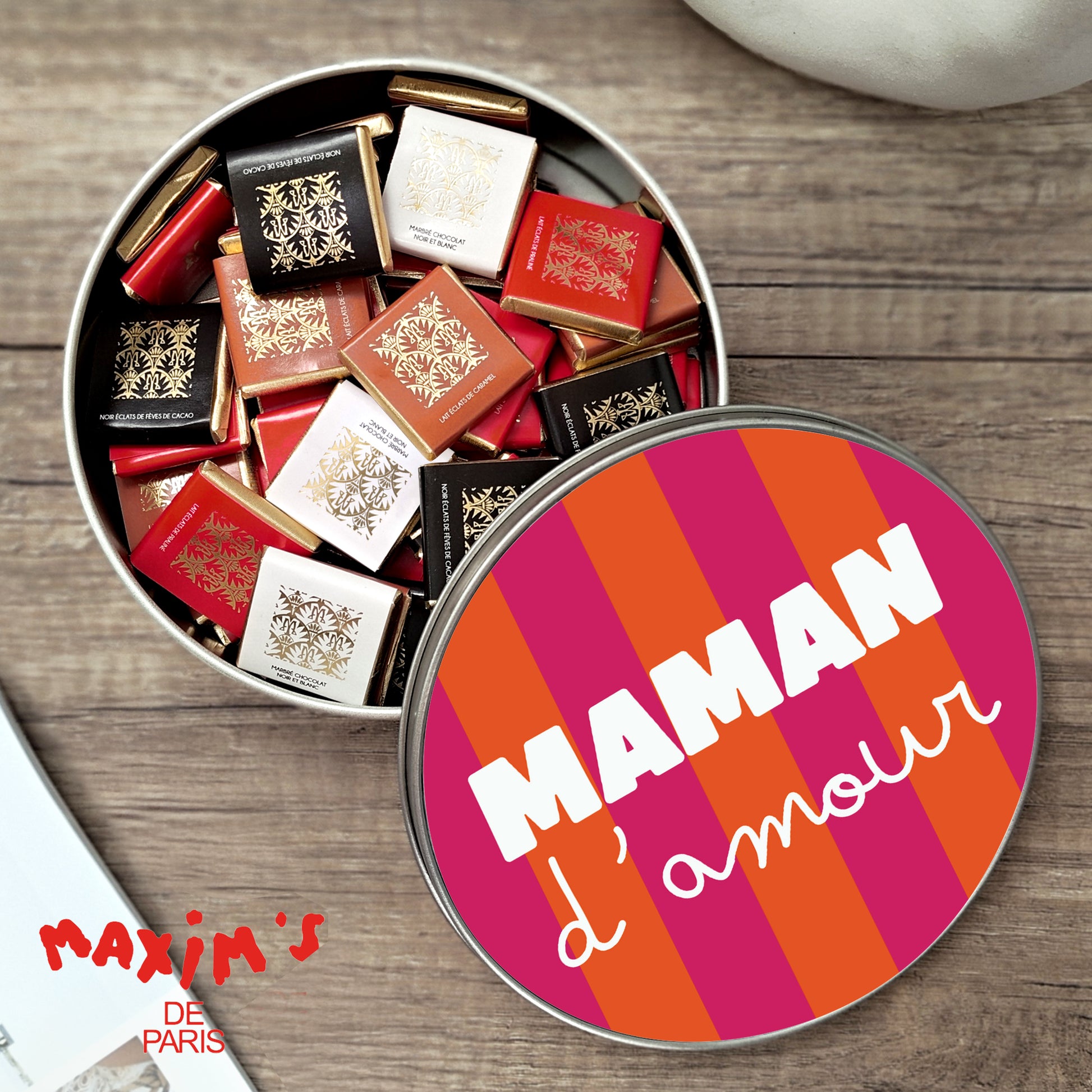 Boite métallique ronde, garnie de chocolats La Numéro 1 photo N° 1
