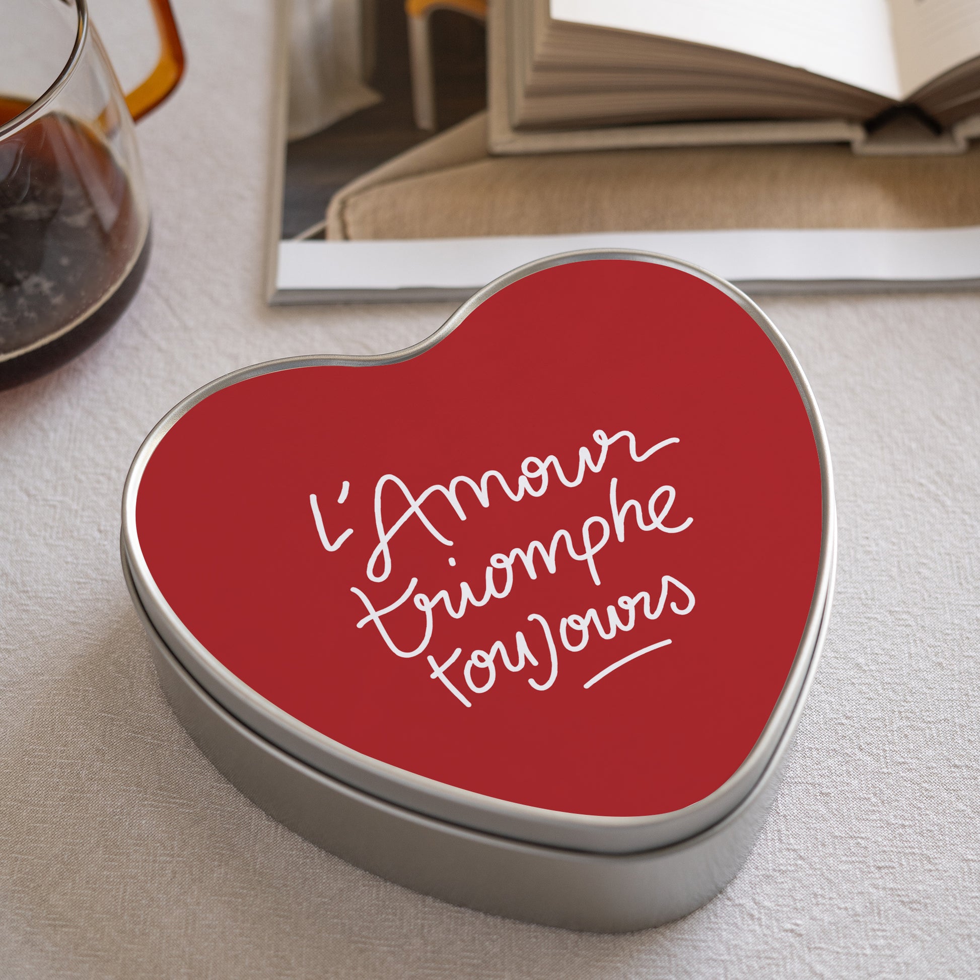 Boite métallique Cœur L'Amour Triomphe Toujours photo N° 1
