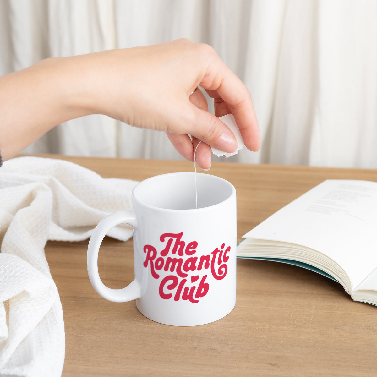Mug Blanc The Romantic Club photo N° 3