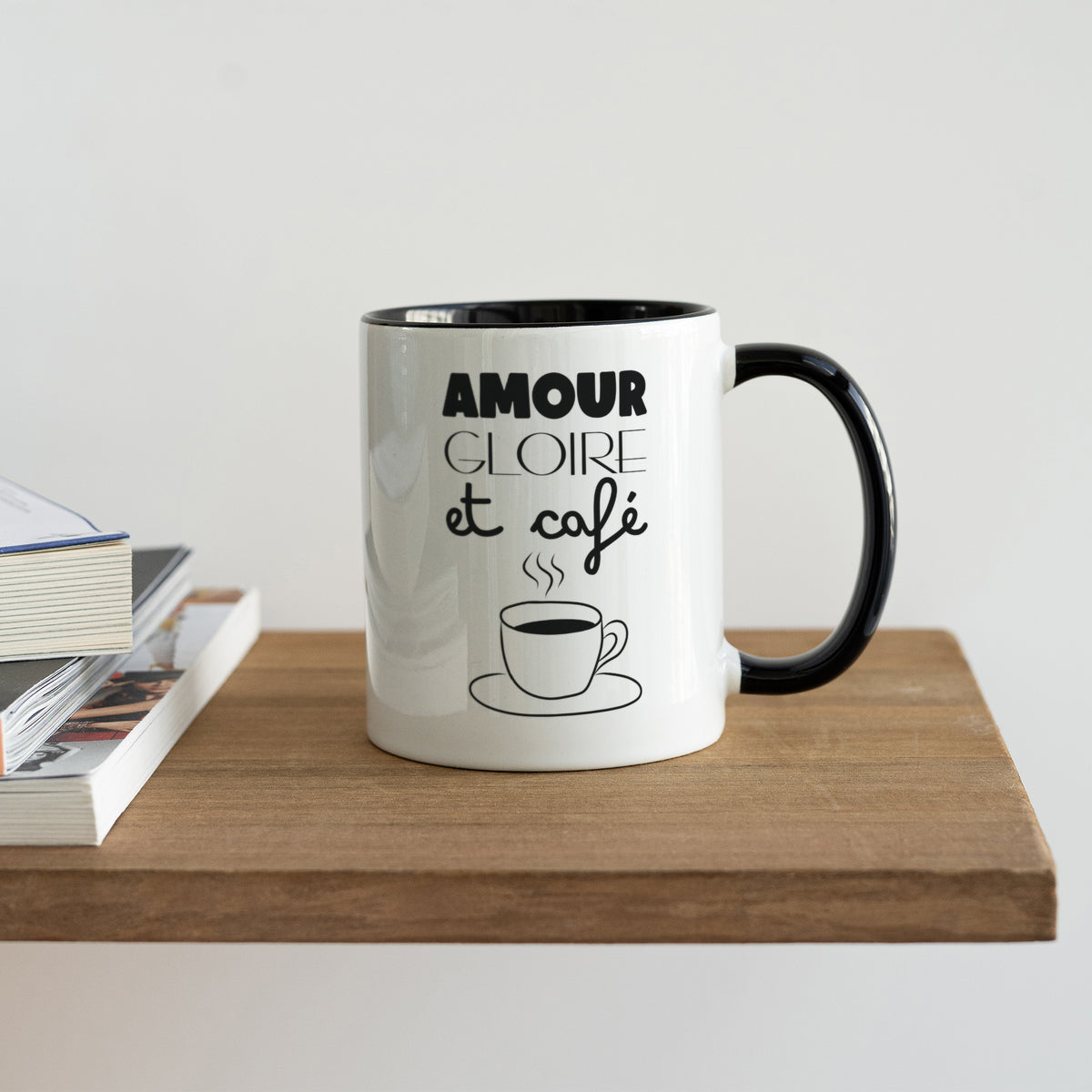 Mug Noir Amour, Gloire et Café photo N° 4