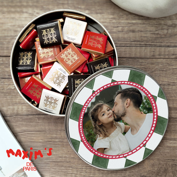 Boite métallique ronde, garnie de chocolats Arlequin photo